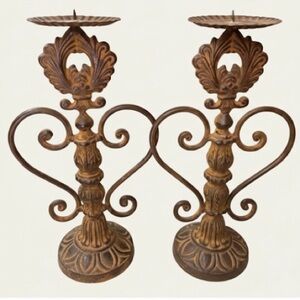 VINTAGE PAIR OF CANDLELARA IRON CANDLE STICK HOLDERS. RUSTIC ROD IRON SCROLLED.